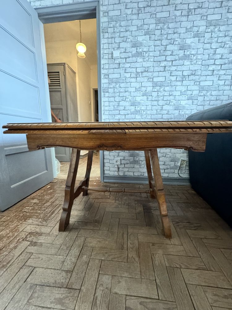 Mesa de madeira quadrada extensivel