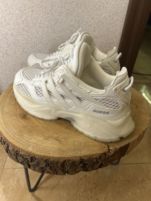 Кросівки Guess білі