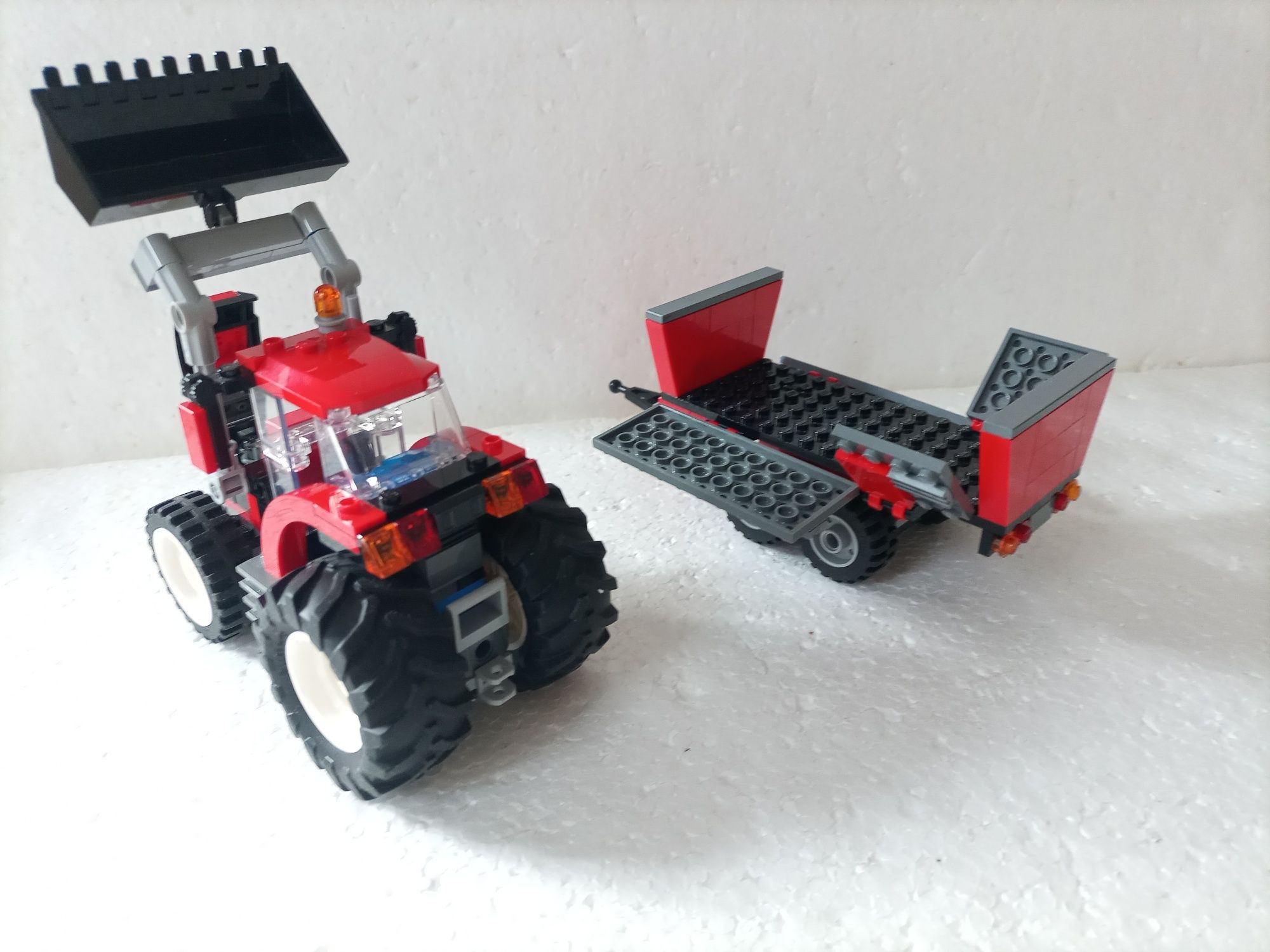 Klocki LEGO traktor przyczepa farma