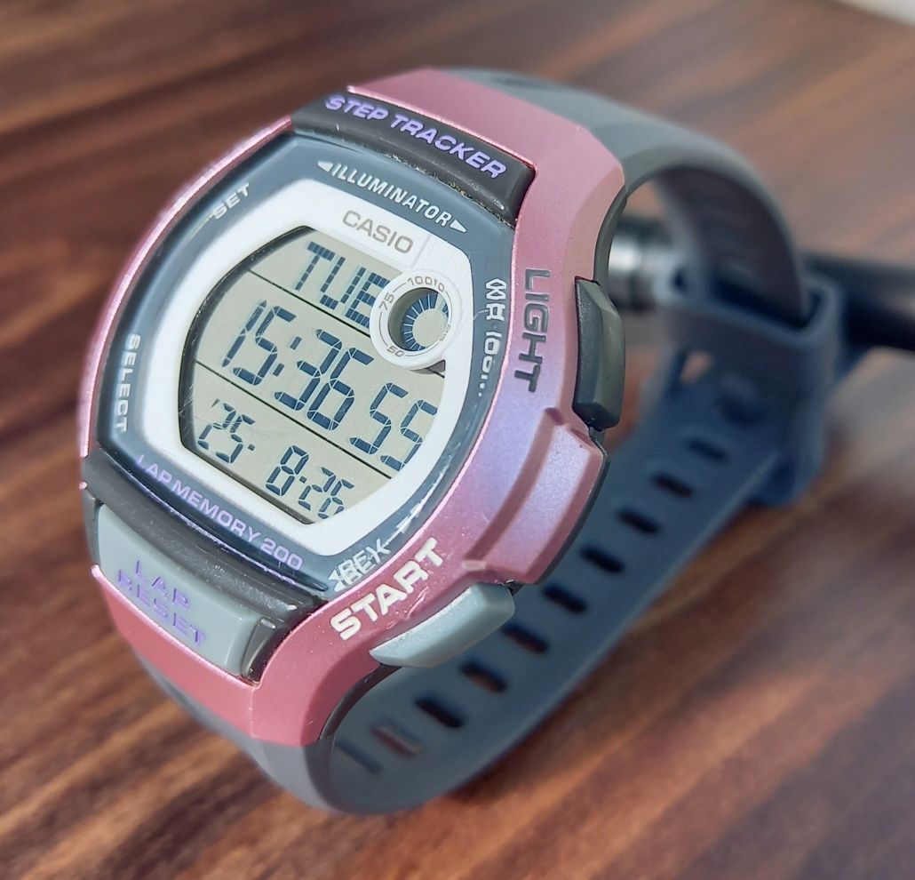 Годинник жіночий Casio LWS-2000H з крокоміром