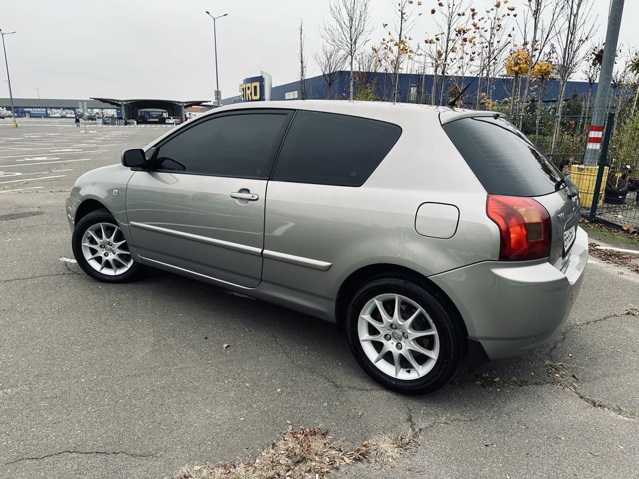 Toyota Corolla 1.8л 2003г