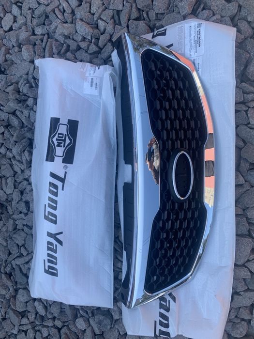 Решетка радиатора Kia Sorento 2009 2010 2011 2012 2013 2014
