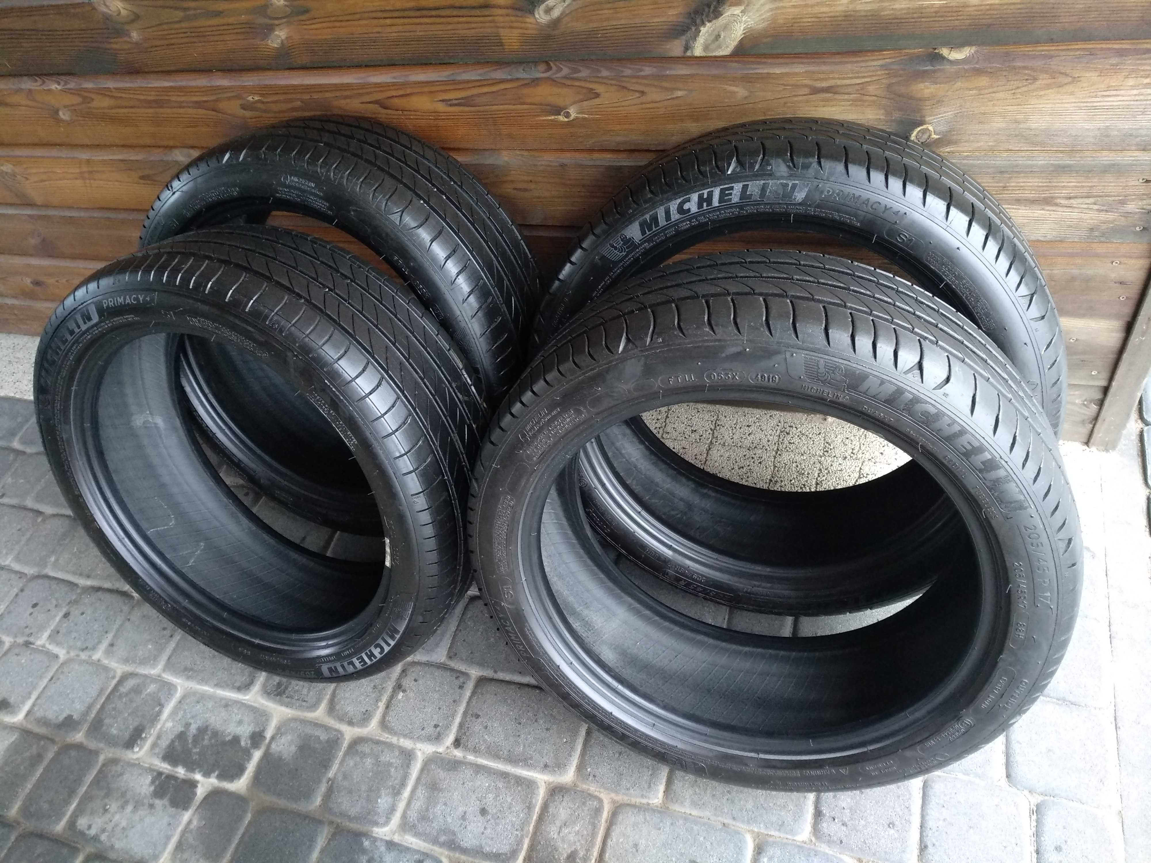 Opony letnie 205/45R17 Michelin.