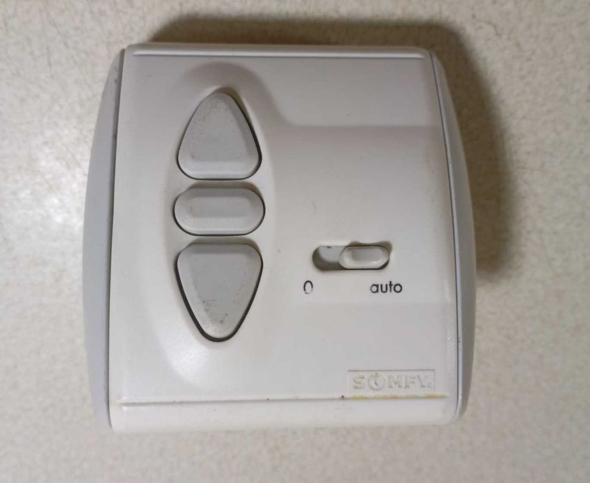 Zestaw SOMFY – silnik roletowy, 2 piloty i sterownik SOMFY