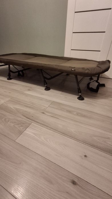 Duże łóżko karpiowe NGT ze śpiworem