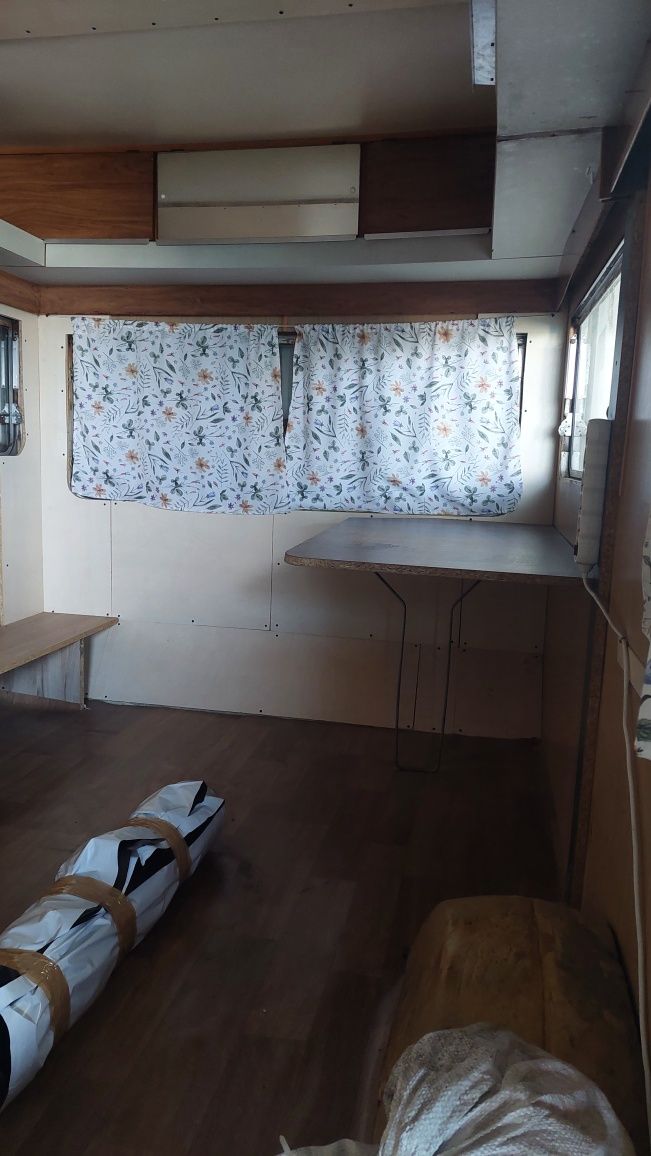 Przyczepa kempingowa, barakowóz, wóz drzymały