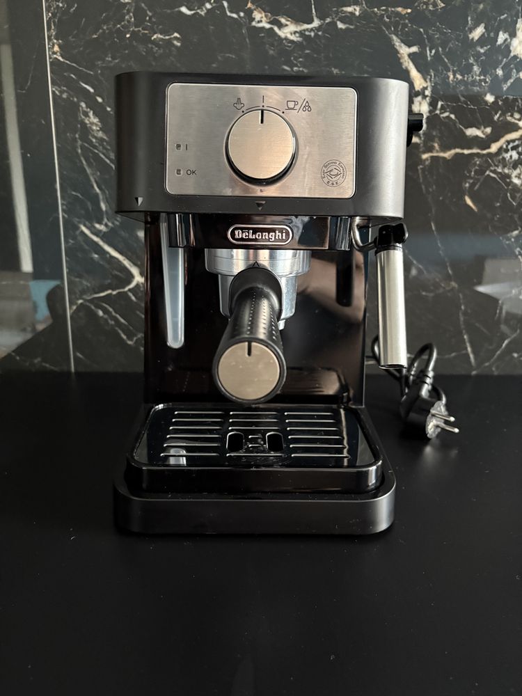 Кавоварка DELONGHI Stilosa EC260.BK (рожкова)