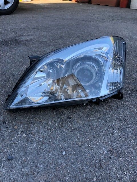 TOYOTA E12 - Farois Com Projector Olho de BOI