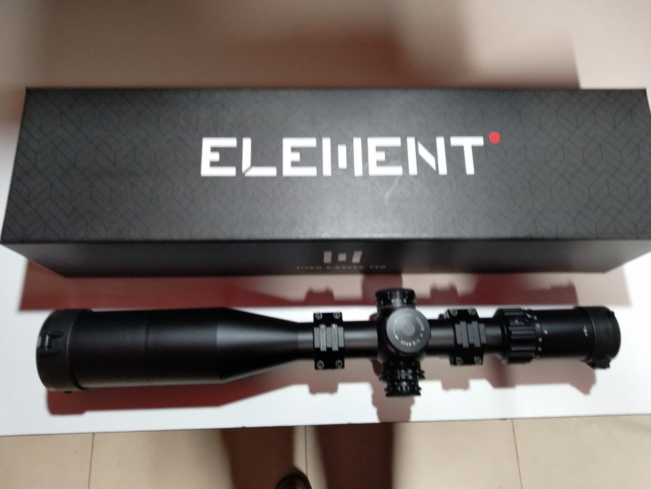 Mira telescópica Element Titan 5- 25×56 FFP