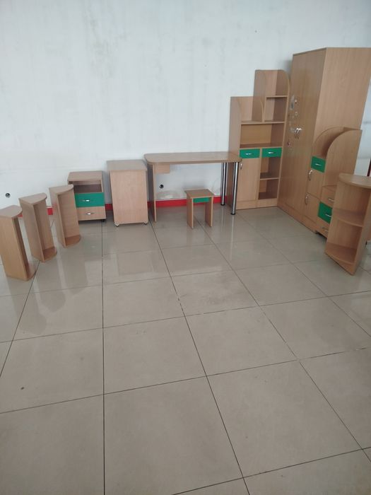 Продам детскую для учебы