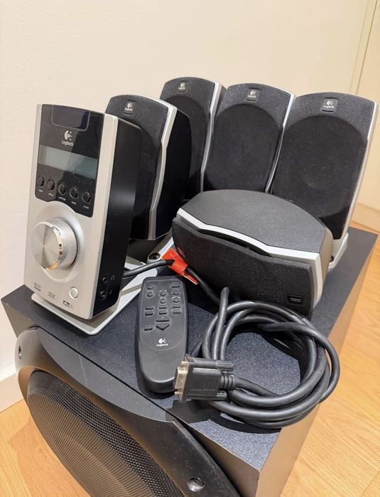 Colunas 5.1Logitech Z5500