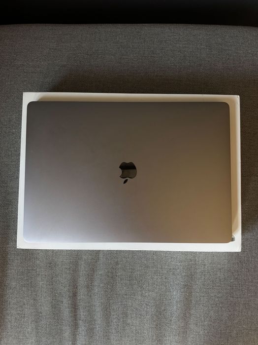MacBook Pro 2019 16 i7