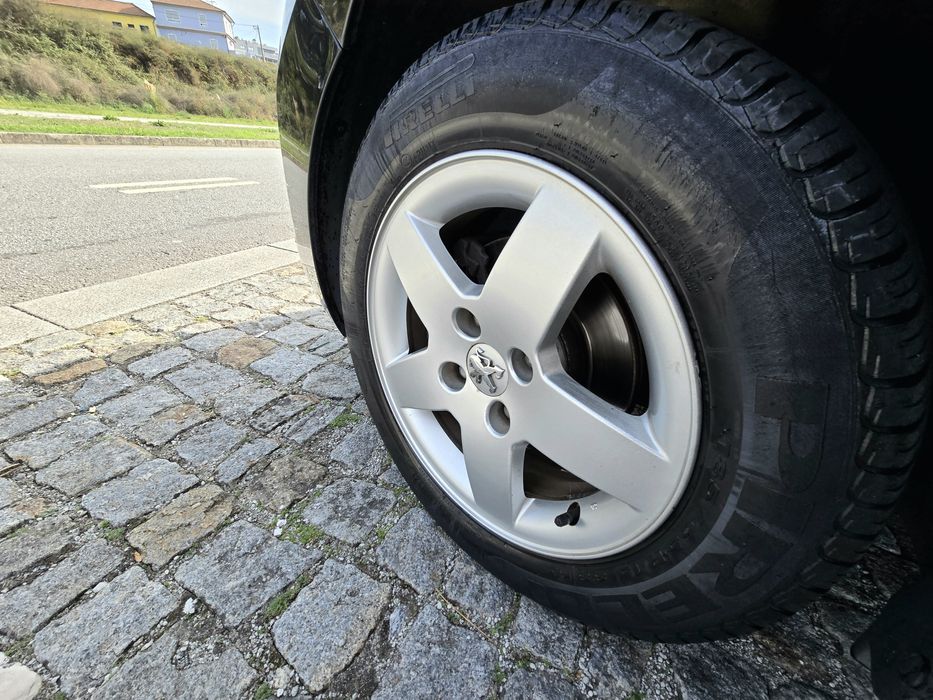 Peugeot 207 1.6hdi 5 lugares