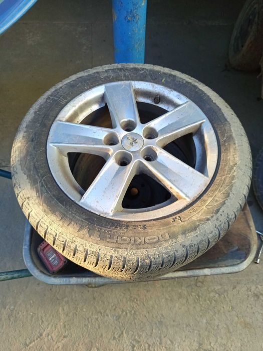 Диски R16 205/60 З резиною , в ідеальному стані