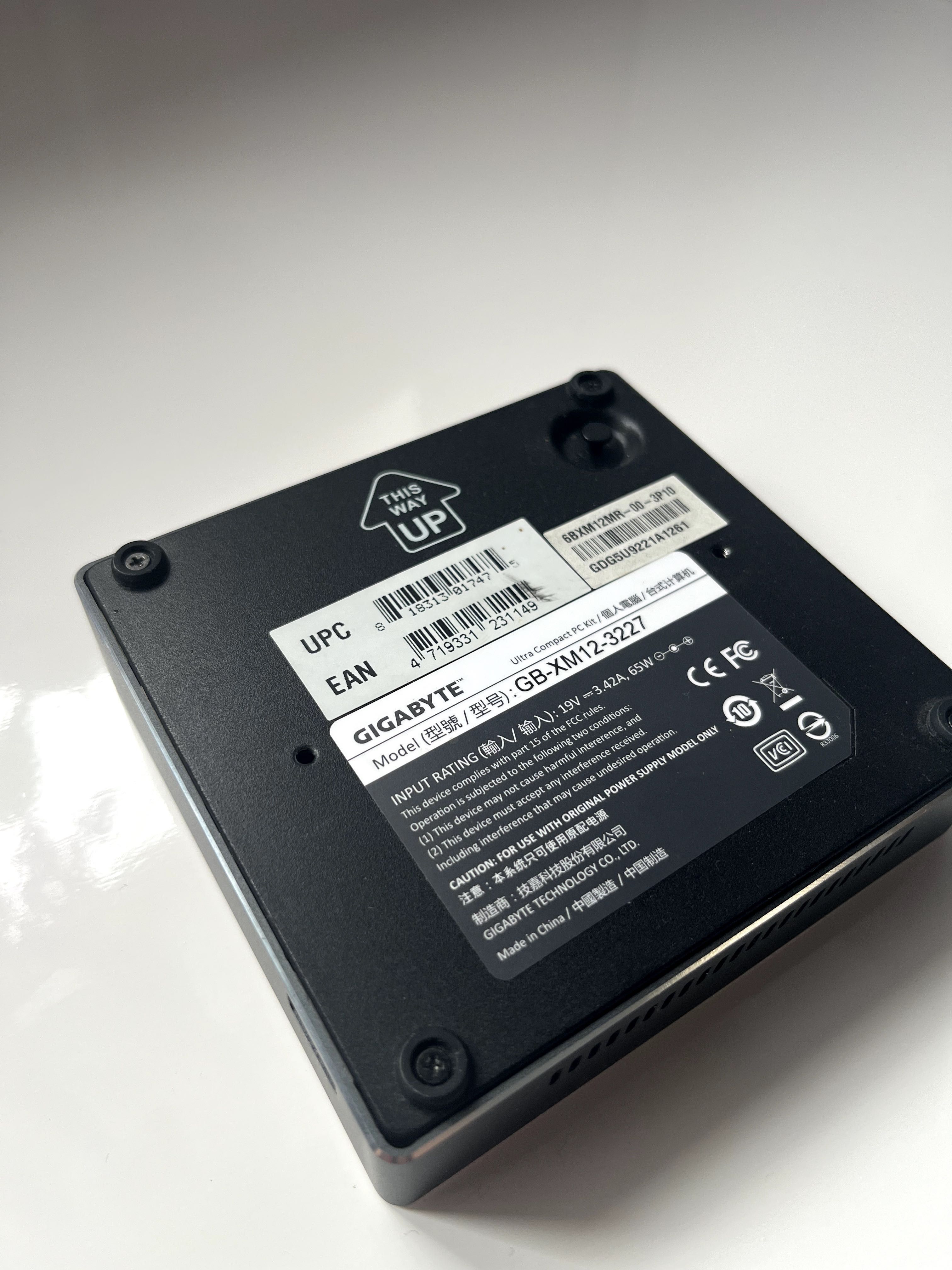 mini komputer Gigabyte BRIX GB-XM12-3227 Windows 7 Home Premium