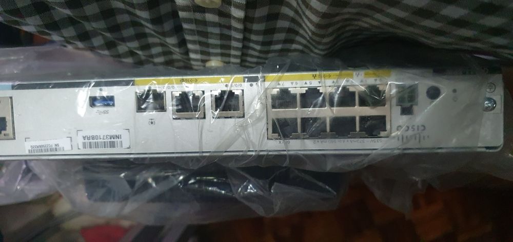 Cisco router novo ISR1100