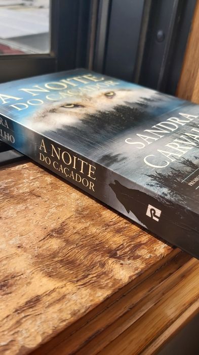 A Noite do Caçador - Sandra Carvalho (bom estado)