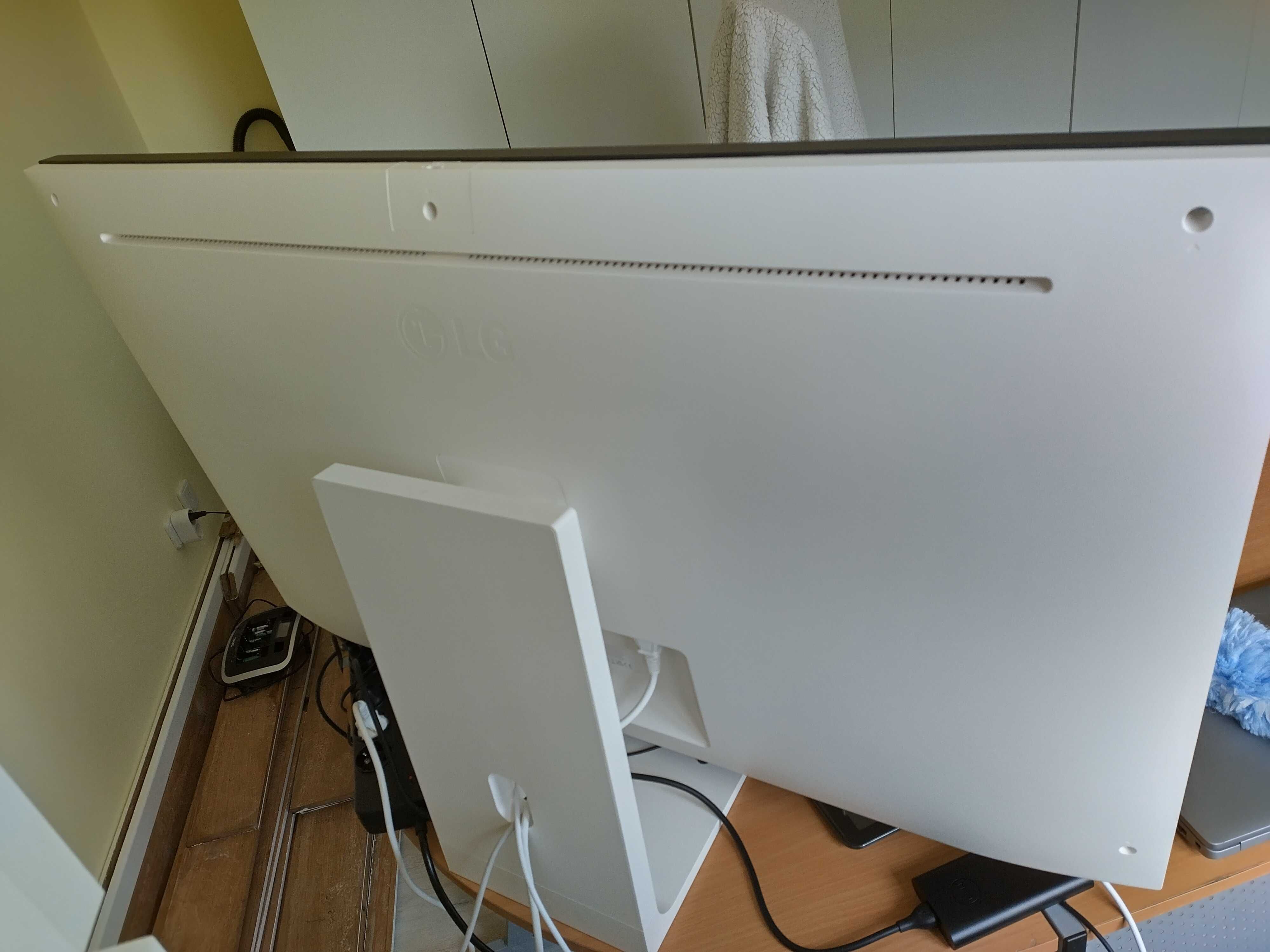 Smart Monitor LG 43' Como novo.