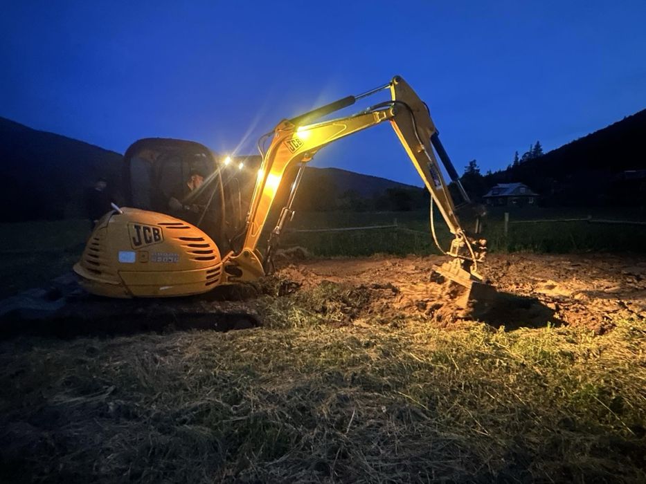 Трактор JCB 8065