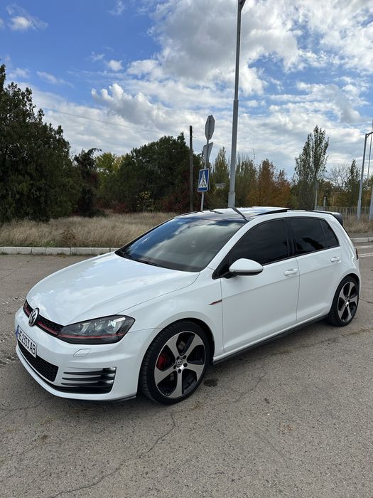 Volkswagen Golf GTI 7