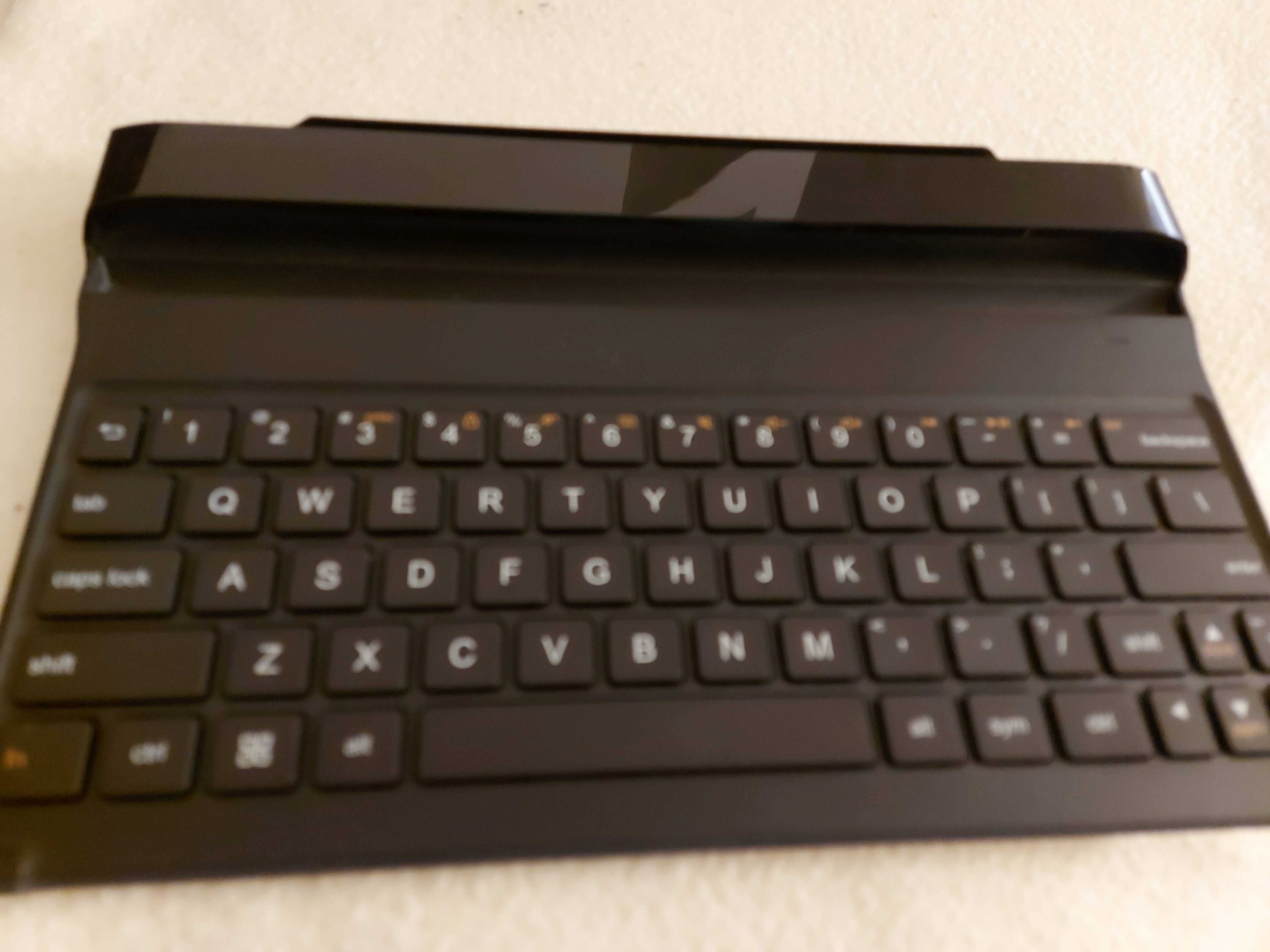 tablet Lenovo A7600-H  10,1 cala + nowa klawiatura+ nowe etui