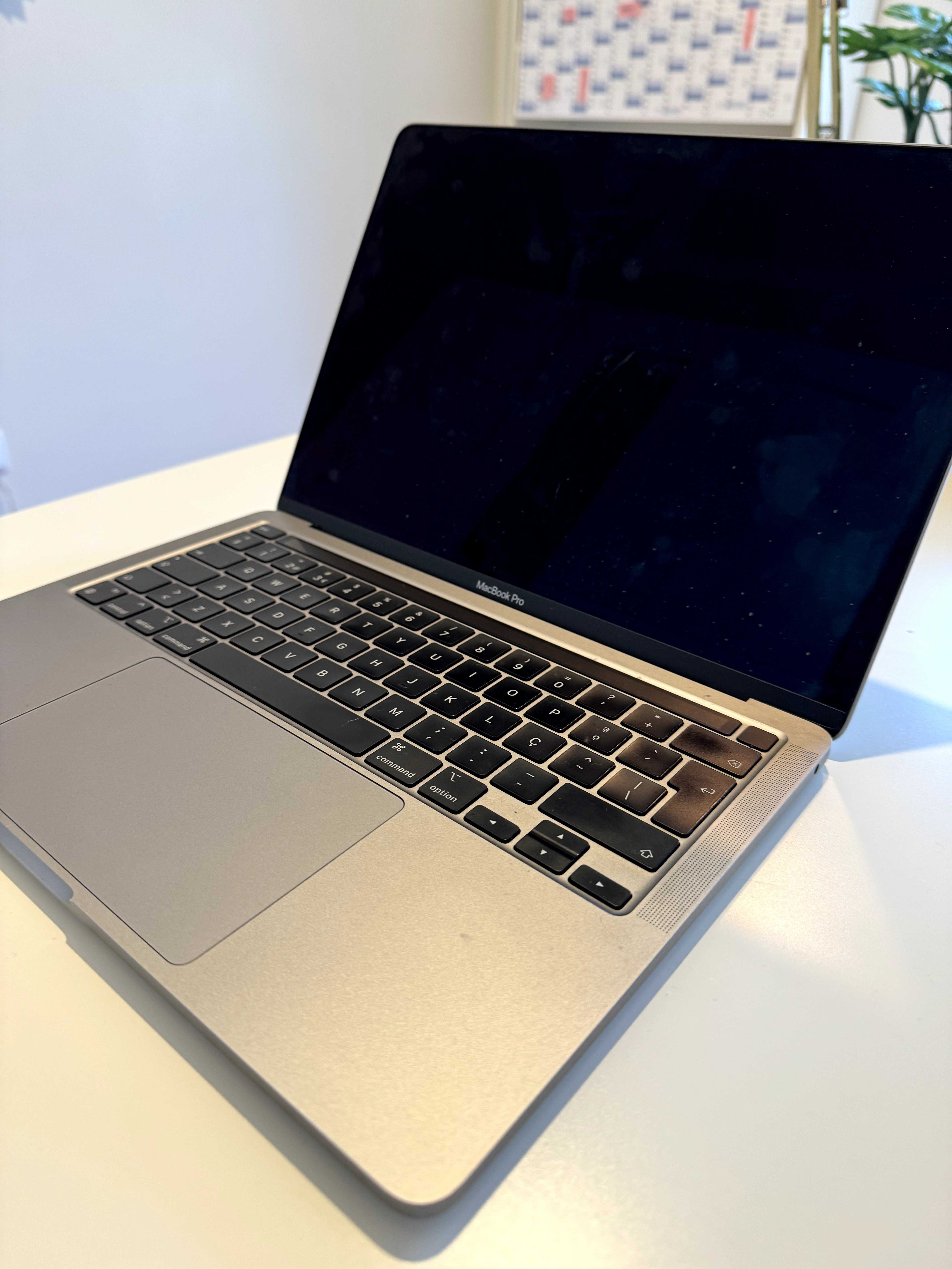 Macbook Pro 13' Polegadas RAM 16GB Chip Apple M2 2022