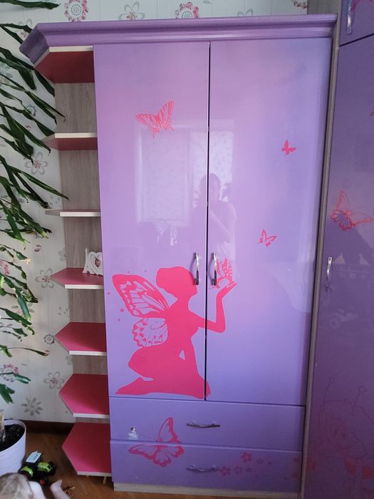 Дитячі меблі для дівчинки