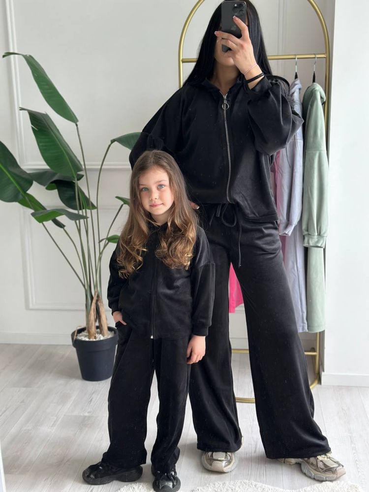 Дитячий велюровий костюм family look