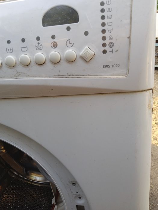 Стиральная машинка б у .