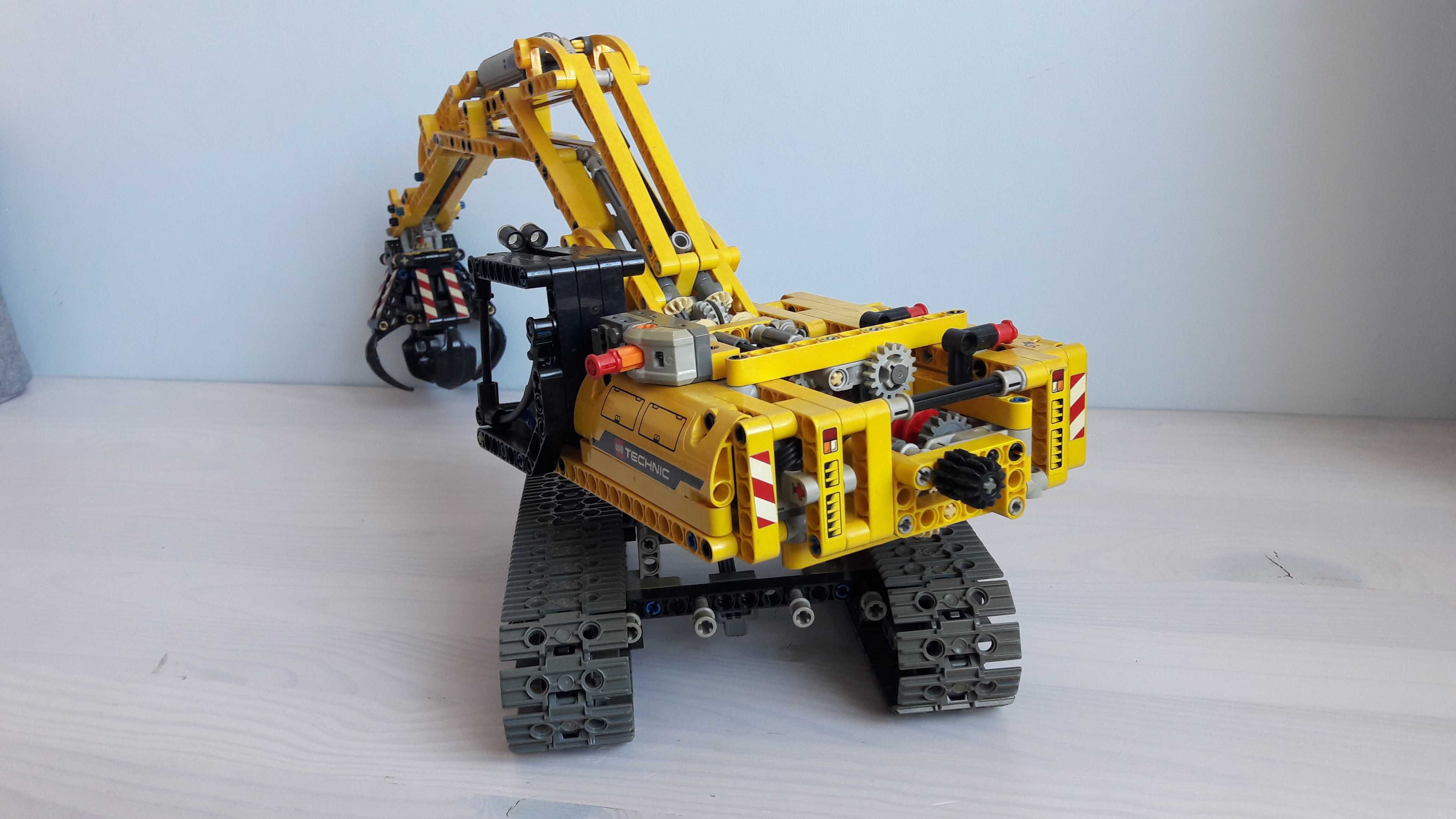 Lego Technic 42006 (10-16) Koparka gąsienicowa