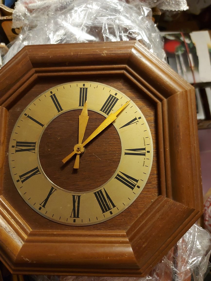 Zegar ścienny znak zodiaku sprawny metalowy vintage,
