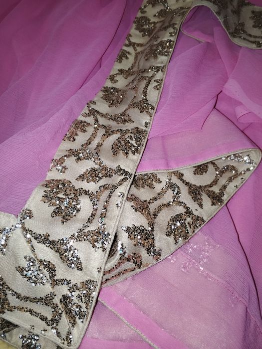 Розовое шифоновое сари