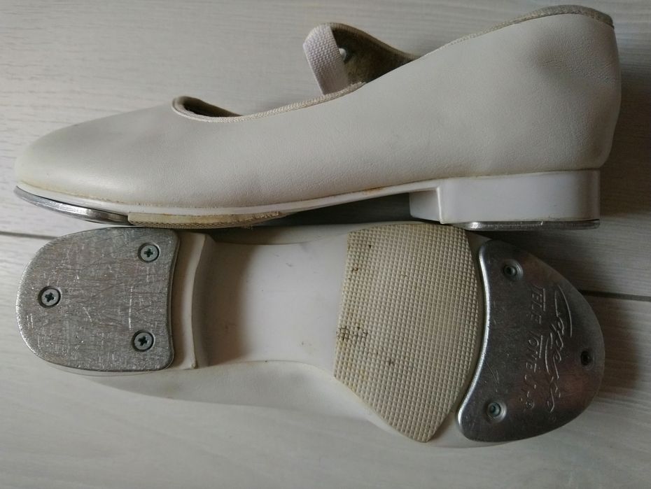 Дитячі білі туфлі степовки для танців 27 і 31 розмір