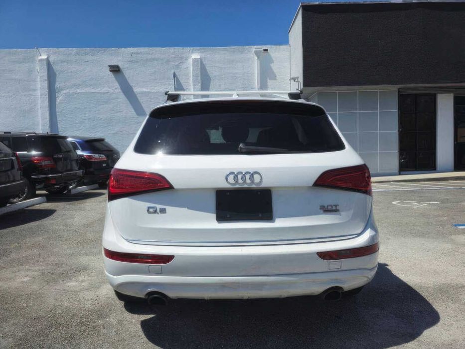 Audi Q5      2015