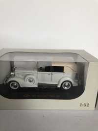 Cadillac Town Car escala 1:32