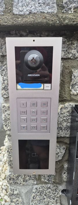 Video domofon  IP hikvision  sprawny cały komplet switch karty