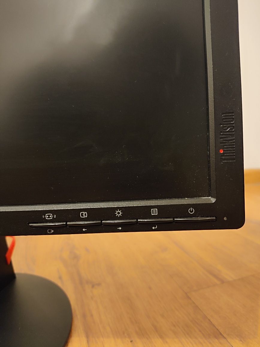 Monitor Lenovo ThinkVision – możliwa dostawa do Katowic