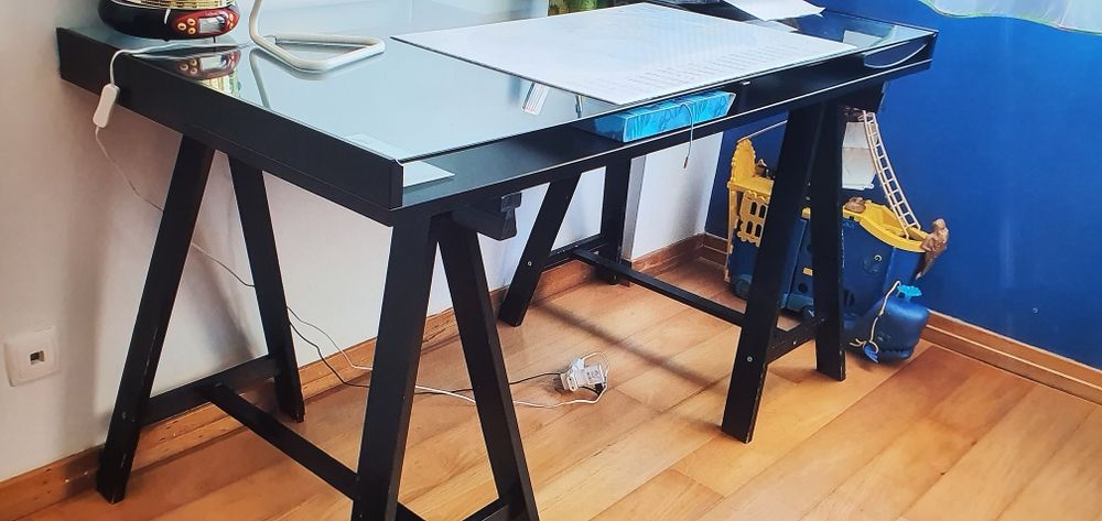 Secretaria ikea tampo de vidro