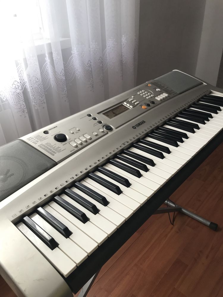 Синтезатор Yamaha PSR-e313