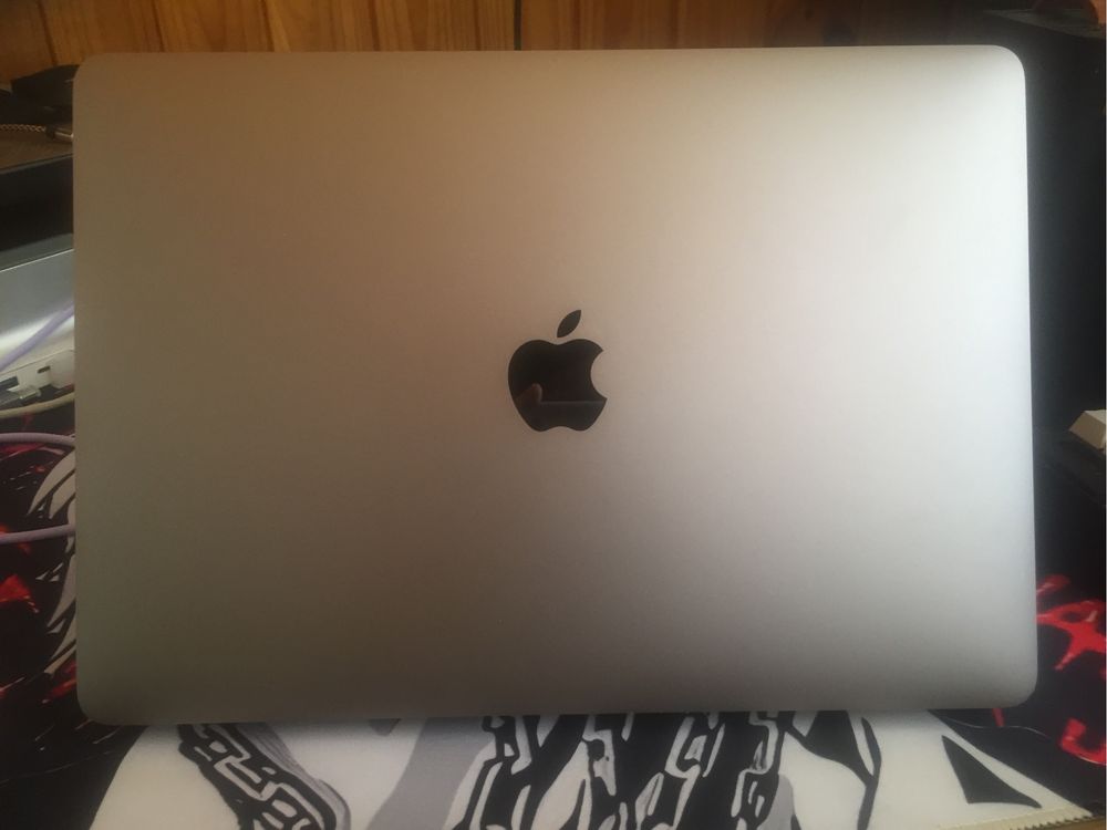MacBook Pro 13” 2017 • Retina • 8 ГБ / 128 ГБ • macOS 15