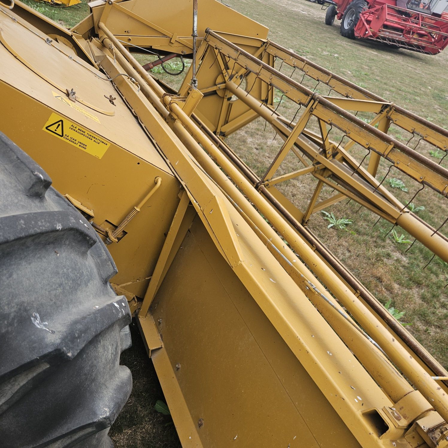 Комбайн зерно збиральний Sampo 600 680 з Фінляндії