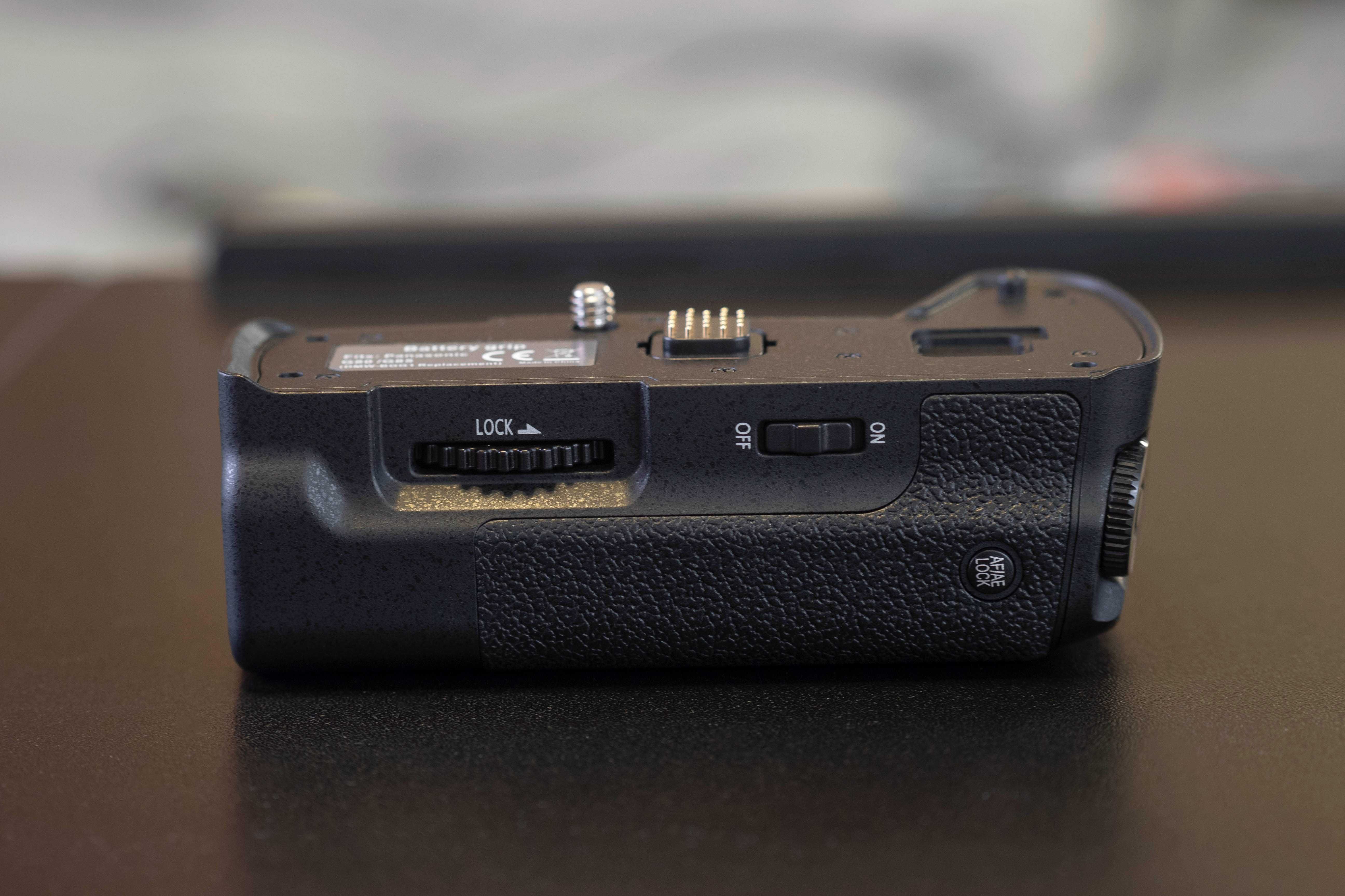 Батарейна ручка для камери Panasonic Lumix DMC G80, стан нової.