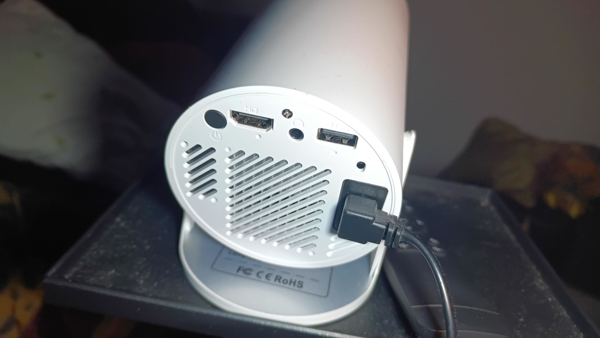 Projector Y300_2gb/16gb