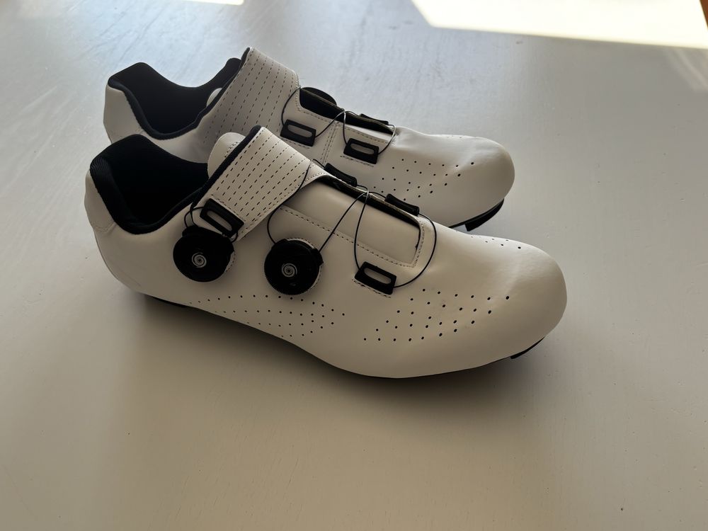Białe buty szosowe, mtb, 43, na rower
