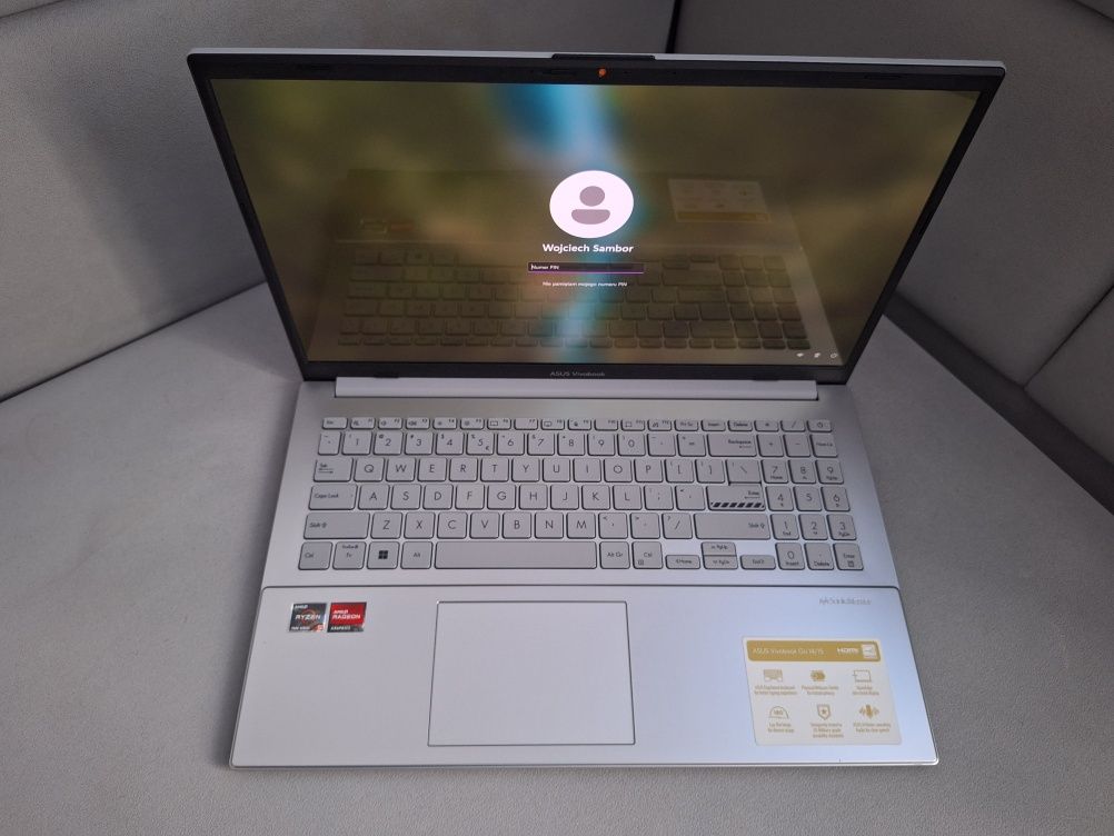 Laptop Asus Vivobook Go 15.6" OLED AMD 16GB RAM 512GB SSD Windows 11