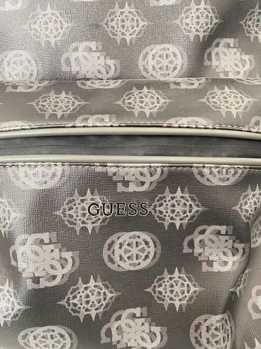 Mochila Guess pouco uso