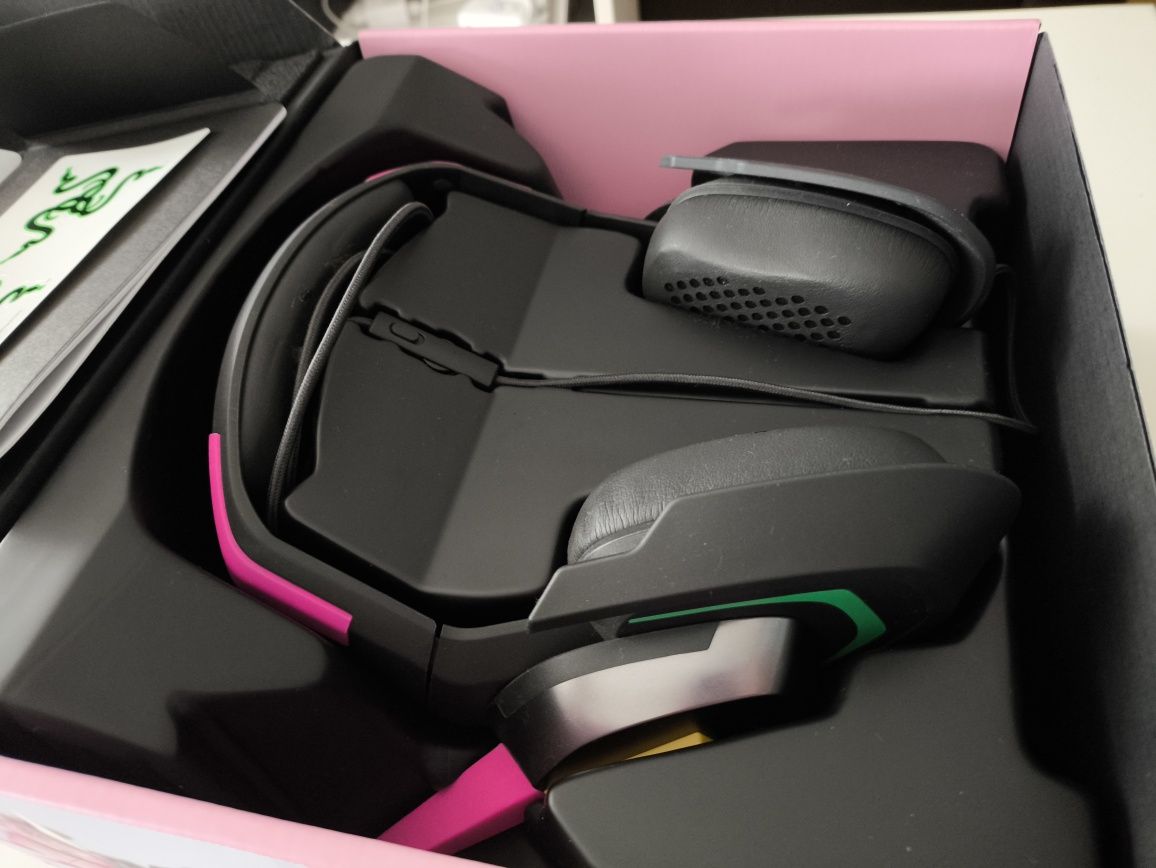 Headphones oficiais D.va da Razer