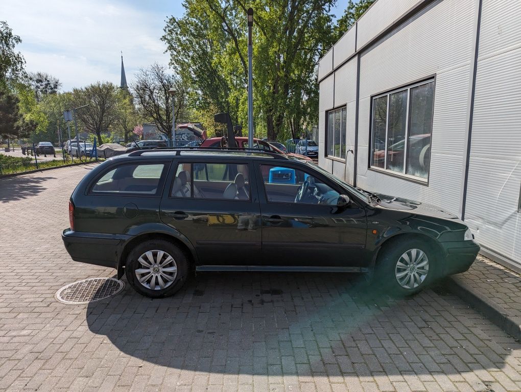 Skoda Octavia I kombi 1.8T benzyna Laurin & Klement niski przebieg