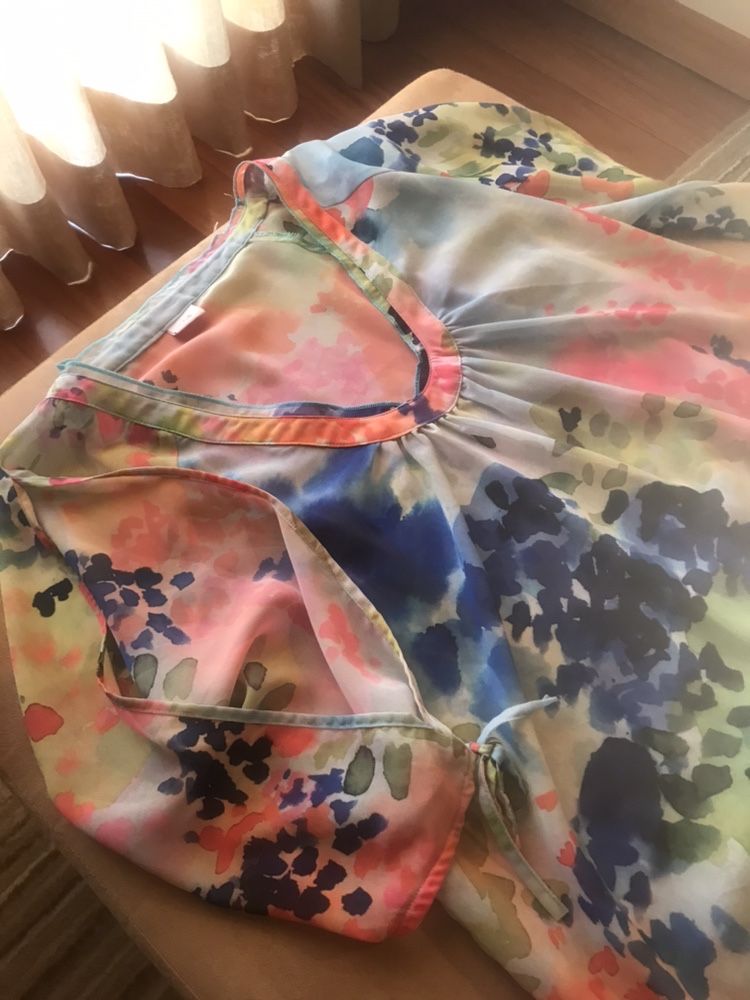 Top em tecido Guess- tamanho único