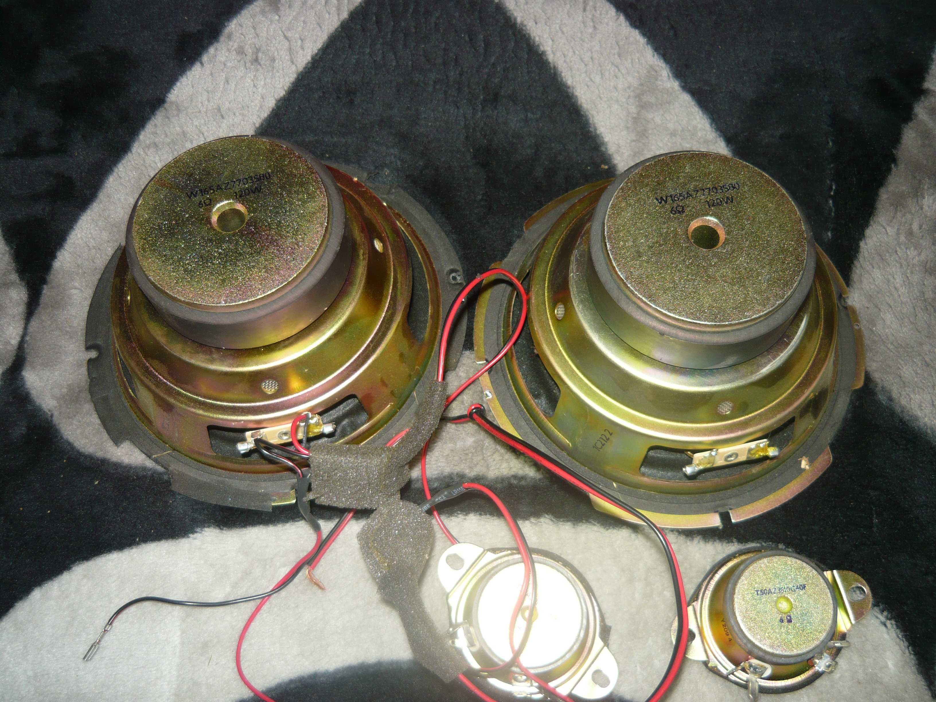 2 głośniki 120W + 2 małe